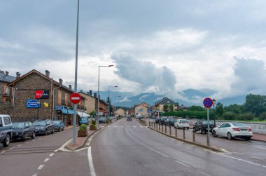 Llivya, İspanya - Temmuz 2014: Llivya, İspanya 'nın Girona eyaletinde yer alan bir şehirdir.