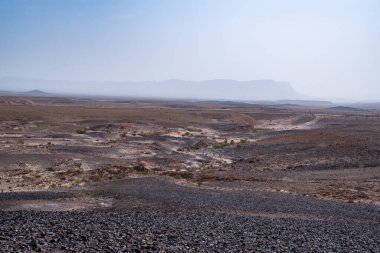 Makhtesh (krater) Ramon, İsrail 'in güneyindeki Negev Çölü' nde büyük bir erozyon sirkinin jeolojik yapısıdır.