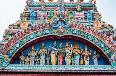 Hindistan 'ın Tamil Nadu eyaletinde, Madurai, Menakshi Tapınağı' nda yardım