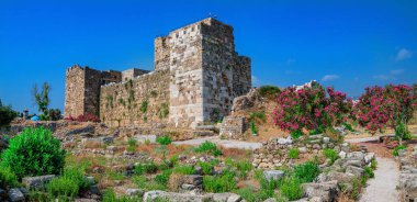 Byblos, Lübnan 'daki Haçlı kalesi ve antik harabelerinin kalıntıları