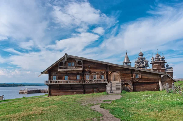 Casa Tradizionale Russa Sull Isola Kizhi Carelia Russia — Foto Stock