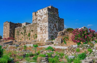 Byblos, Lübnan 'daki Haçlı kalesi ve antik harabelerinin kalıntıları