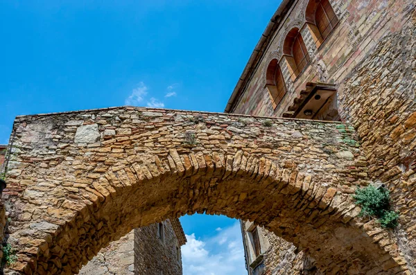 中世の町スペイン カタルーニャ州のPeratallada — ストック写真