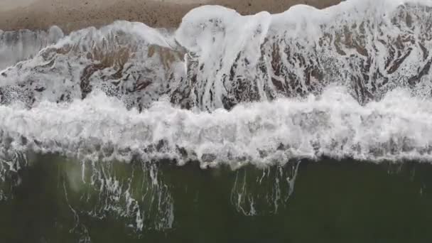 Sea waves on beautiful beach. Aerial view drone. Amazing nature background — Stock Video