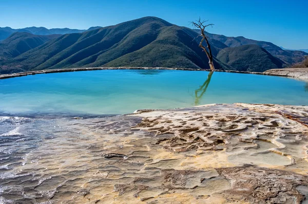 Hierve Agua 在墨西哥瓦哈卡中央山谷的热泉 — 图库照片