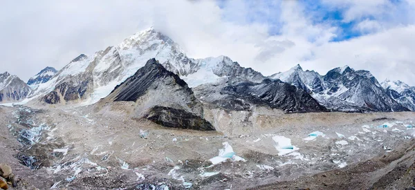 Glaciar Khumbu en el Himalaya —  Fotos de Stock