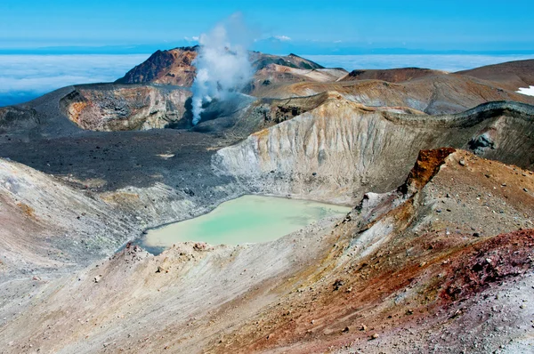 Vulkan Ebeko — Stockfoto
