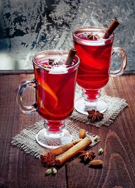 Deux verres de vin chaud — Photo