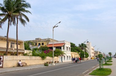 İnsanlar, Hindistan'da sahildeki