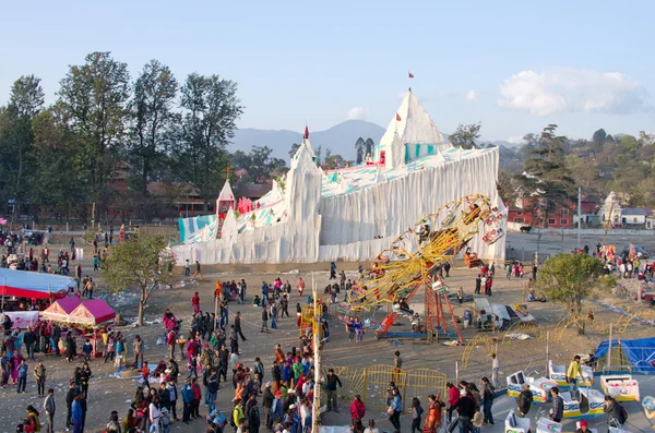 Emberek, a vidámpark, Katmandu, Nepál — Stock Fotó