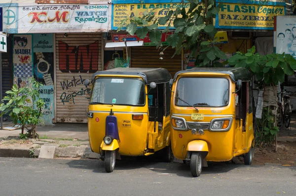 Auto rickshaw en la calle — Foto de Stock