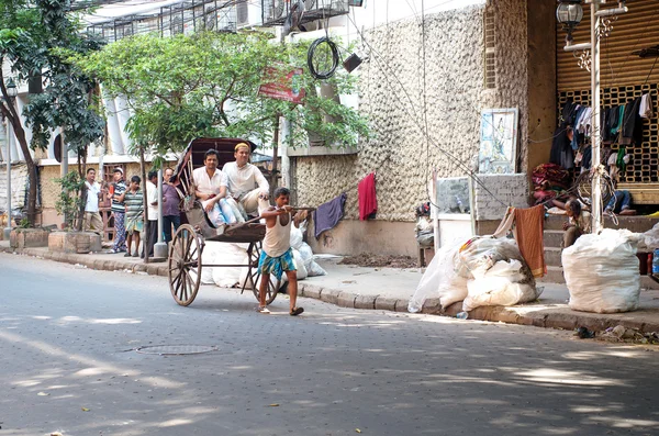 Șofer Rickshaw care lucrează în Kolkata — Fotografie, imagine de stoc
