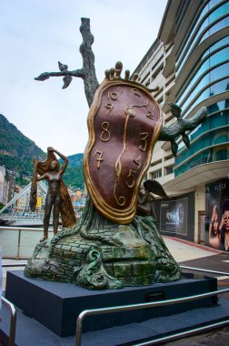 Salvador Dali asalet zaman heykel