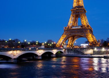 Paris 'teki Eyfel Kulesi