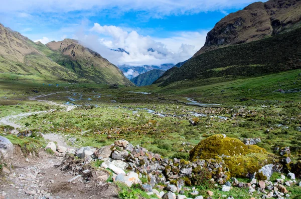 Paesaggio nelle Ande in Perù . — Foto Stock