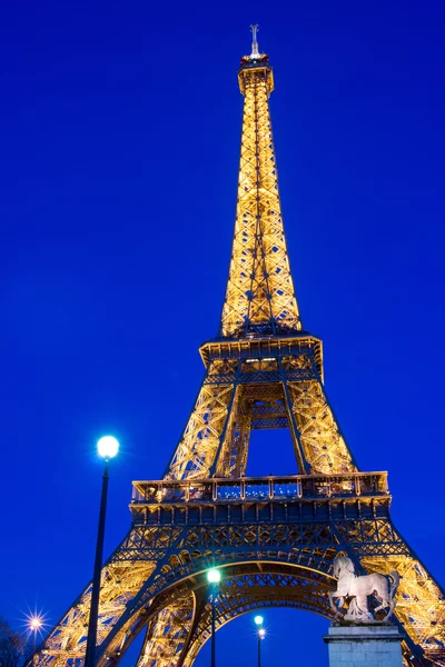 Vista para a Torre Eiffel em Paris, França — Fotografia de Stock