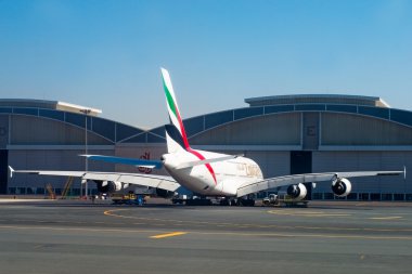Dubai Havaalanı'nda uçak
