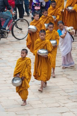 küçük Budist rahipler de bhaktapur