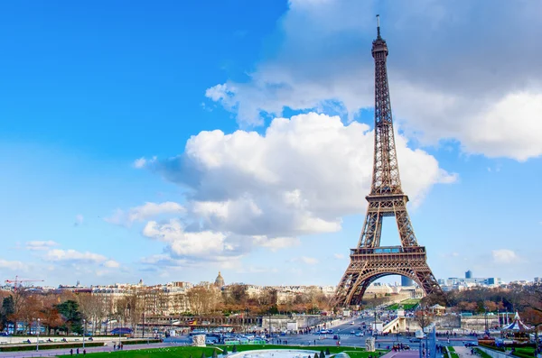 Vista de la Torre Eiffel en París, Francia — Foto de Stock