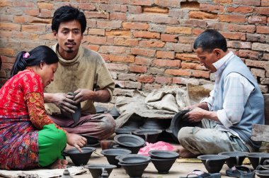 Nepal emekçilerin seramik kurs