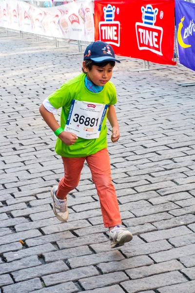Marathon pour enfants à Oslo, Norvège — Photo
