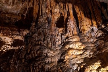 Luray Mağaraları, Virginia, ABD 'deki Stalactites ve Stalagmitler