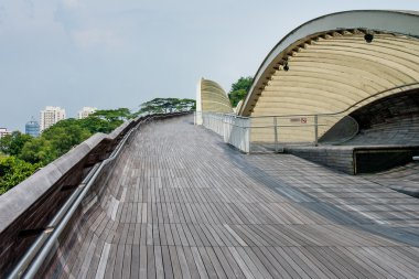 Henderson dalgalar yüksek yaya köprüsü olduğunu