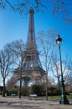 Eyfel Kulesi Paris görüntüleyin