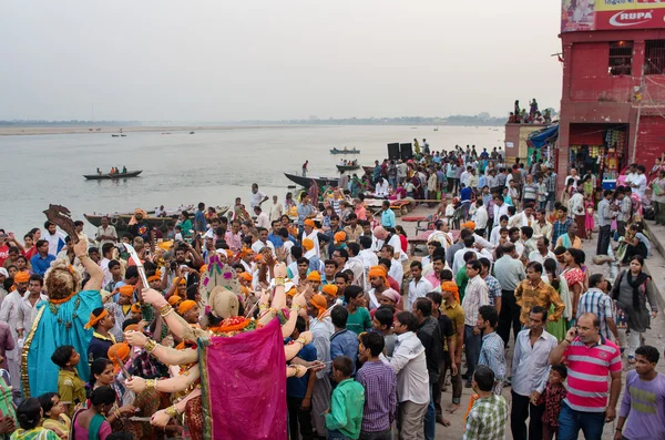 Imádják, a Hindu istennő Durga Varanasi — Stock Fotó