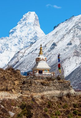 Stupa Everest saha kampı giderken