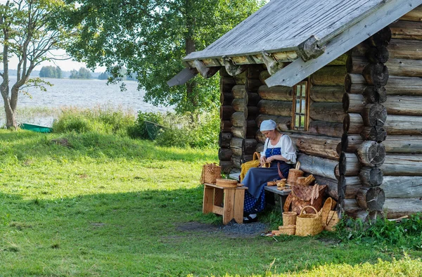 Woman in traditional russian costume — Stock Photo, Image