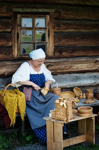 Kobiety w tradycyjnych strojach rosyjskich — Zdjęcie stockowe