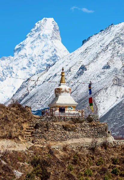 Stupa camino al campamento base del Everest — Foto de Stock