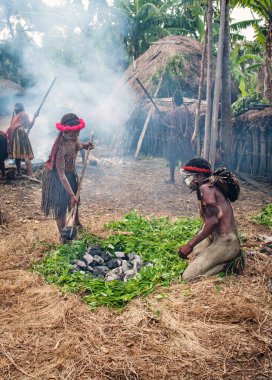 Kimliği belirsiz kişi Papua kabile