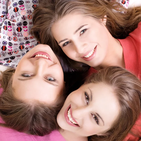 Retrato de três meninas felizes — Fotografia de Stock