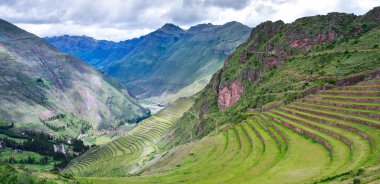 Pisac - Inca kutsal vadide mahvediyor.
