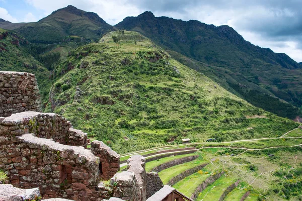 Pisac - Inca ruïnes in de Heilige vallei — Stockfoto