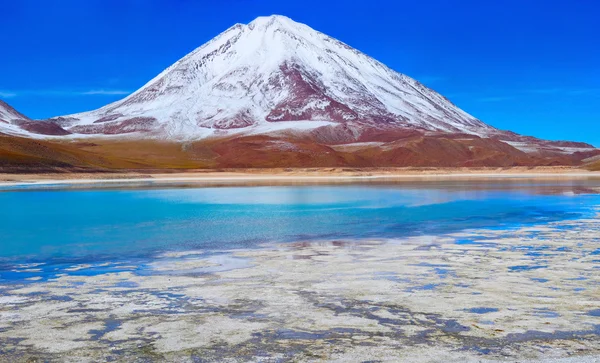 Sopka Licanabur a Laguna Verde. Bolívie — Stock fotografie