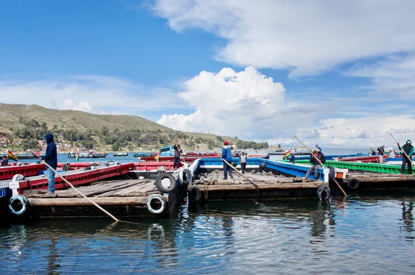 Servizio traghetti sul lago Titicaca — Foto Stock