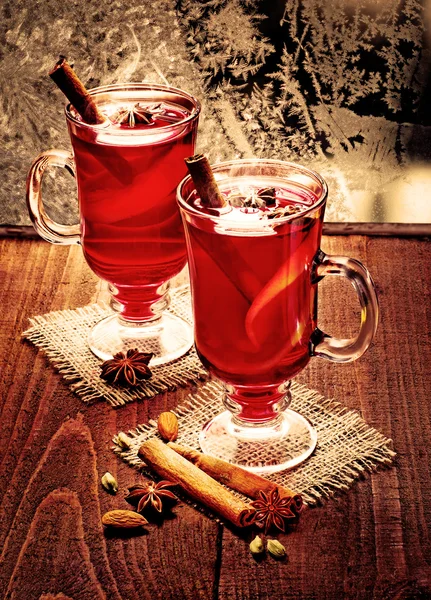 Deux verres de vin chaud — Photo