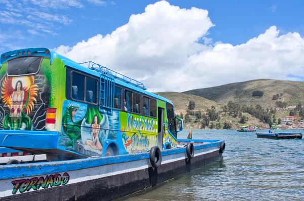 Ferry service on lake Titicaca — Stock Photo, Image