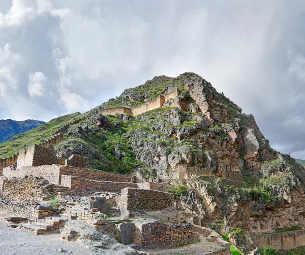 Ollantaytambo - antigua fortaleza inca — Foto de Stock