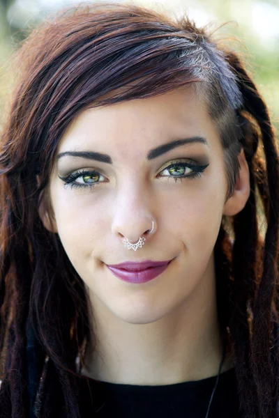 Beautiful Young Redhead Outdoor Headshot (4) — Stock Photo, Image