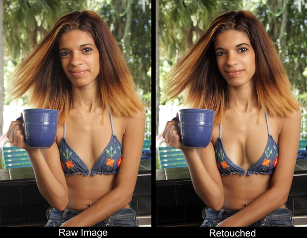 Belle jeune femme hispanique avec une tasse de café Photo De Stock