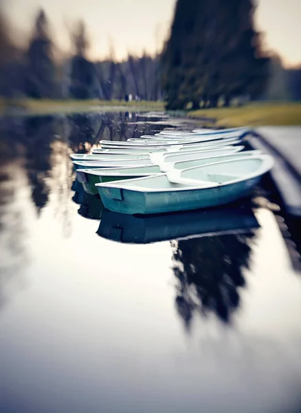 Die Bootsstation Abend See Foto Aufgenommen Mit Lensbaby — Stockfoto