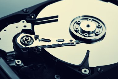 Bilgisayar sabit disk sürücü