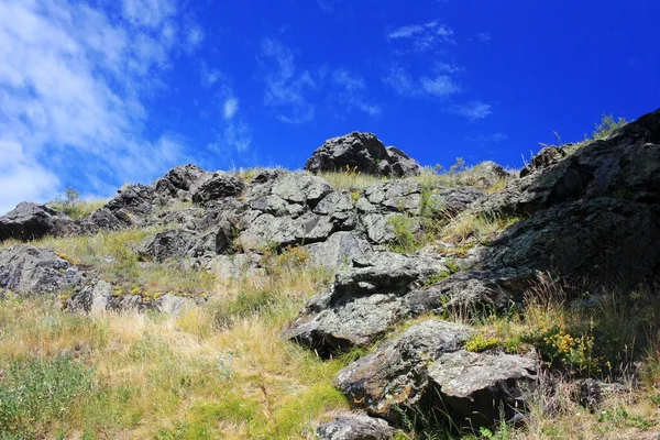 Sten Granit Sten Bakgrund Blå Himmel — Stockfoto