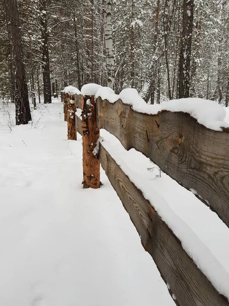 Valla Madera Cubierta Nieve Blanca —  Fotos de Stock