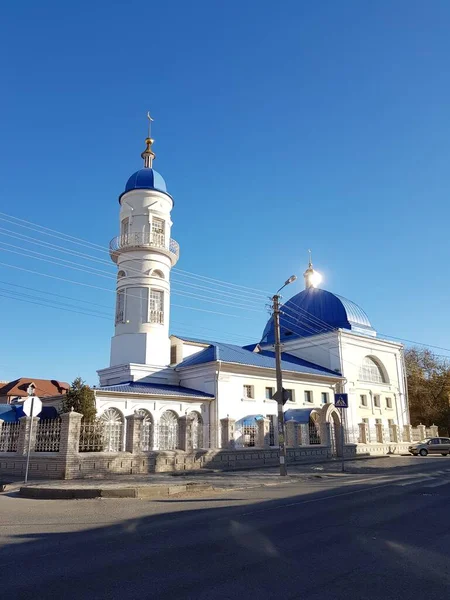 Muslim Masjid Dengan Kubah Biru — Stok Foto