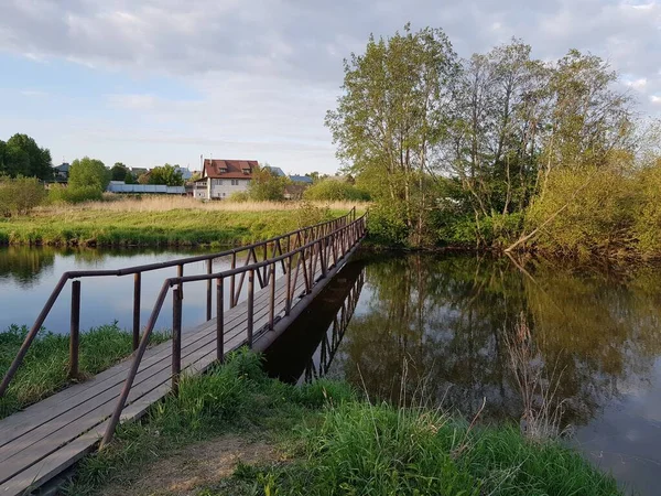 Régi Gyalogos Híd Folyó Felett — Stock Fotó